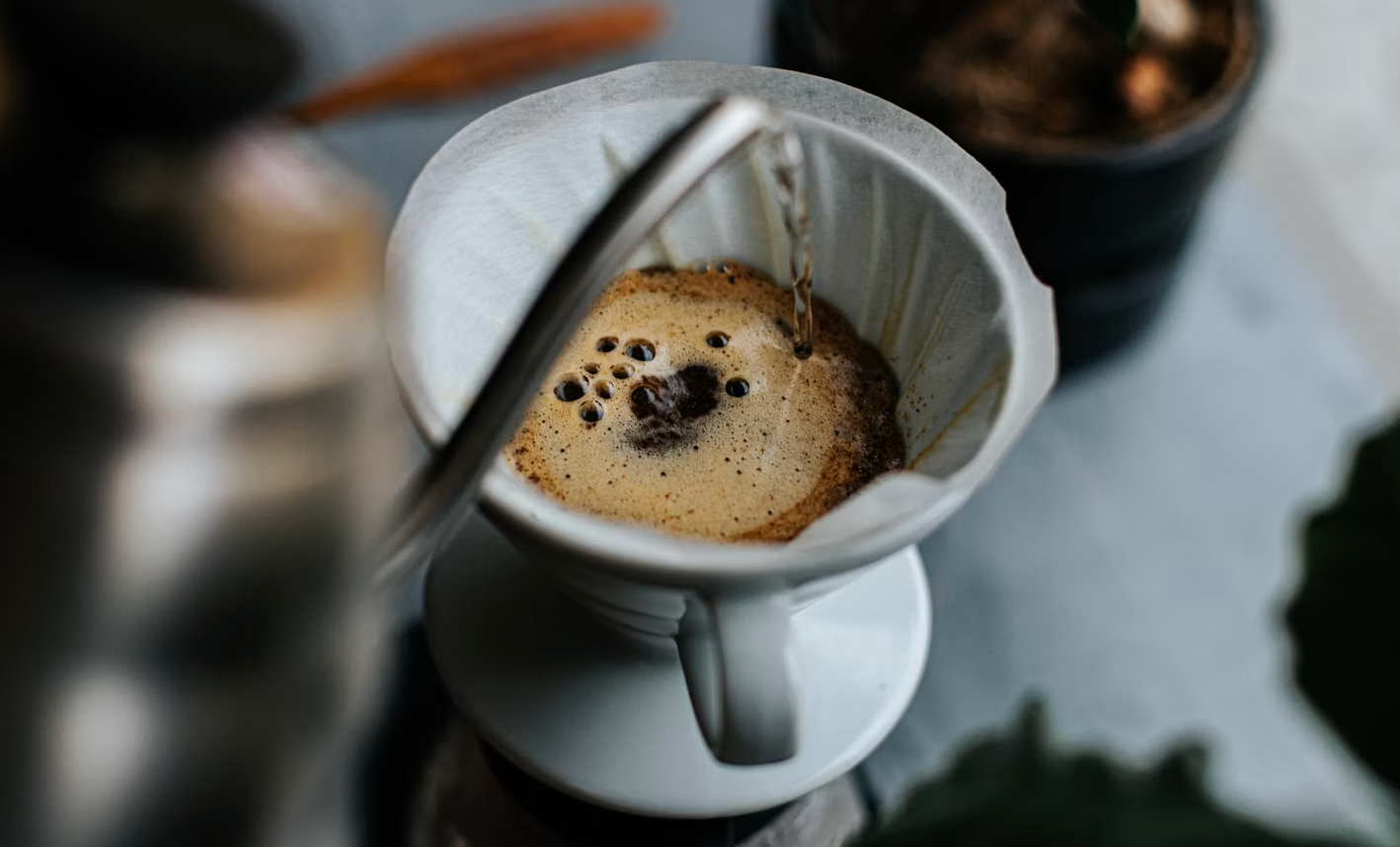 Filterkaffee dosieren: Wie viele Löffel pro Tasse? Faustformel, Brew R – Schwarzwild Rösterei