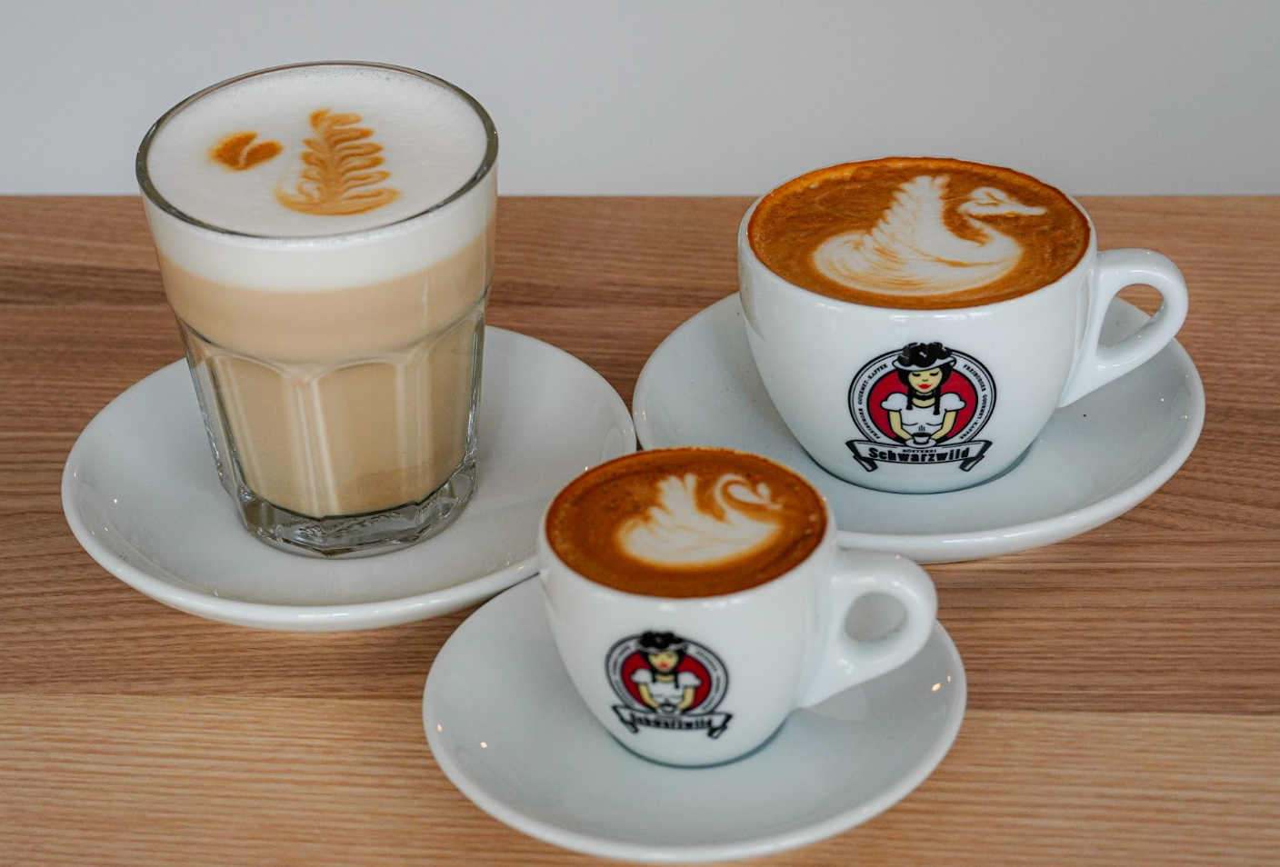 Kaffee schmeckt sauer: Ursachen & Lösungen je Zubereitung