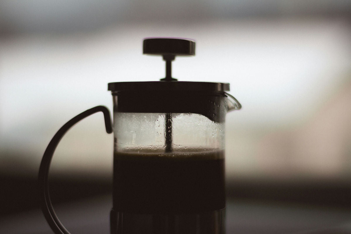 French Press richtig zubereiten: Mahlgrad, Brew Ratio & Quick Guide